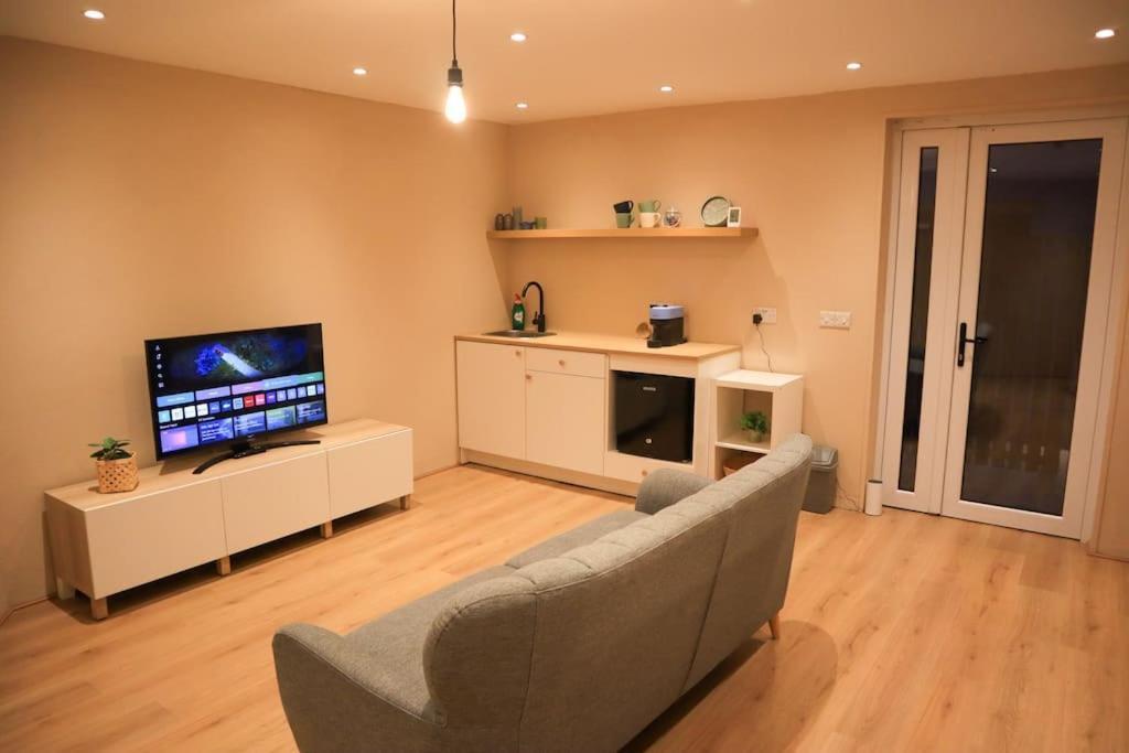 Modern Studio Apartment In Cashel Кашел Экстерьер фото