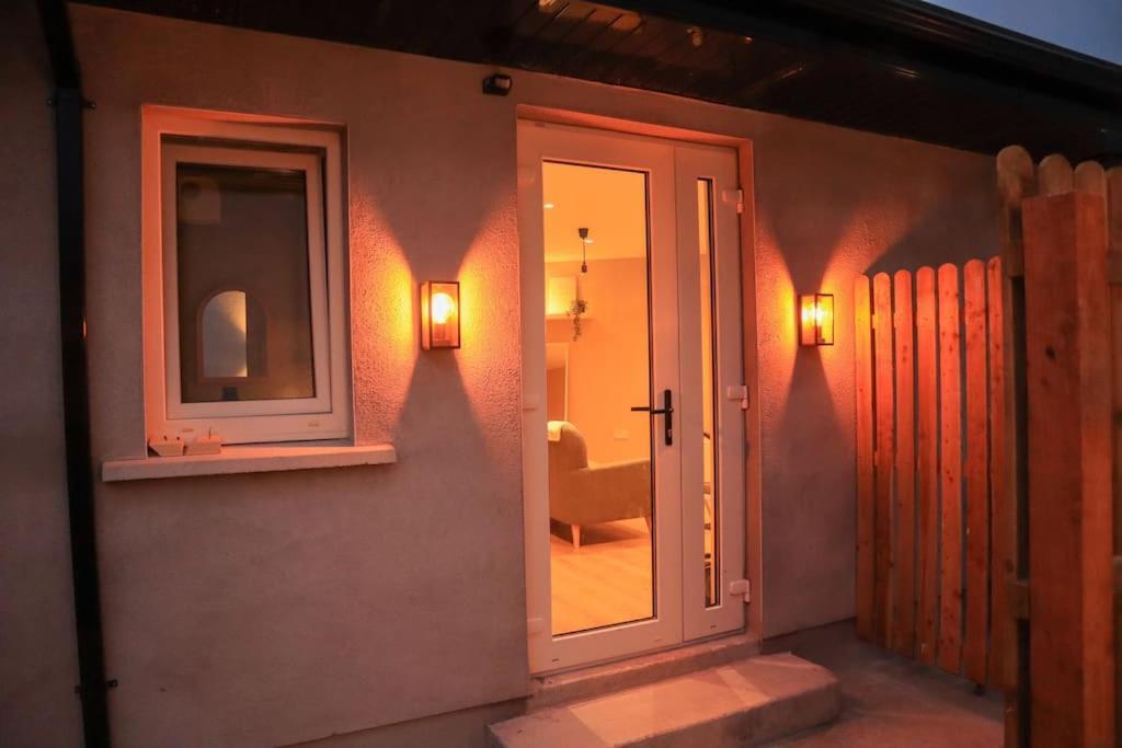 Modern Studio Apartment In Cashel Кашел Экстерьер фото